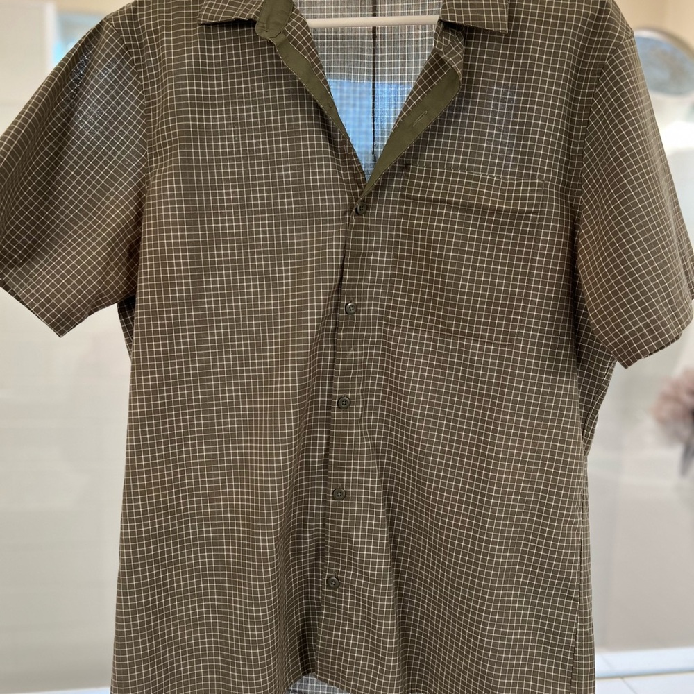 Lululemon Athletica Brown Casual Button Down Shirt